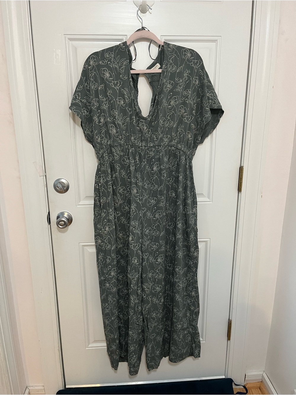 Women's Army Green Floral Jumpsuit with Keyhole Back